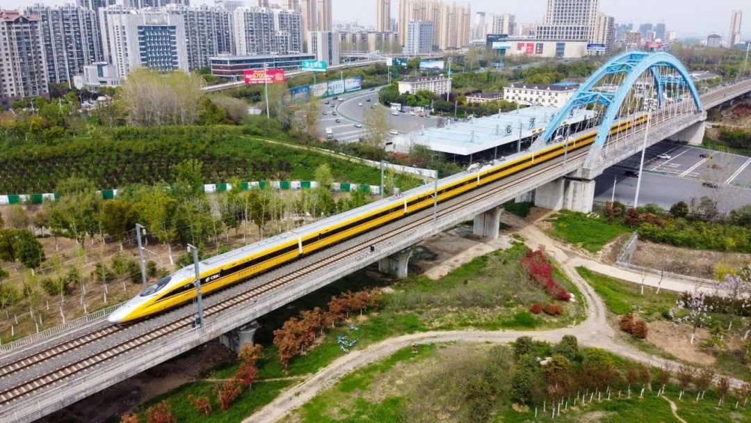 2024年澳门正版免费,高速应对逻辑_融元境72.324